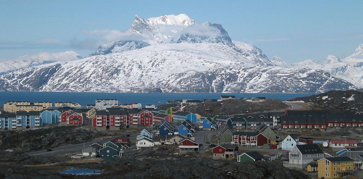 1280px-Nuuk_city_below_Sermitsiaq