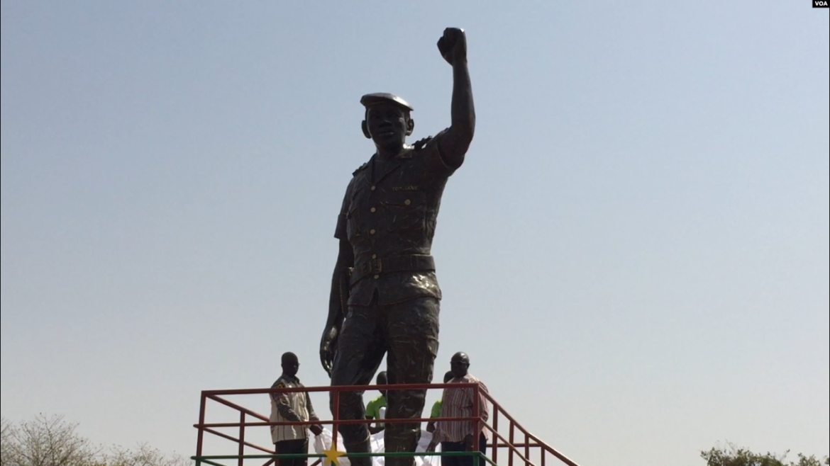 Statue_du_Président_Thomas_Sankara2