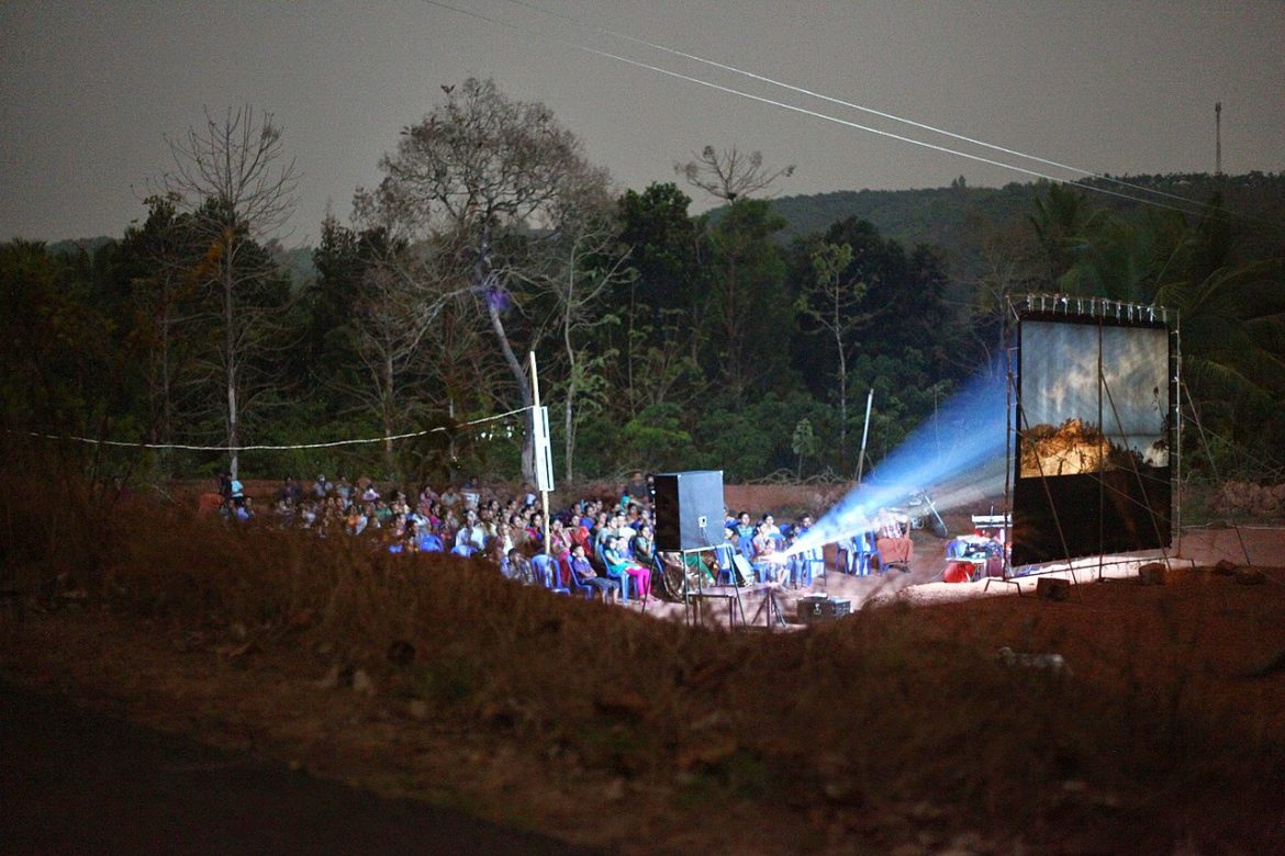 1280px-Cinema_Vandi_Screening_2015