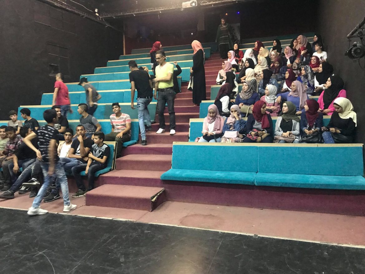 42124190_2068920103126757_3643362070763667456_o