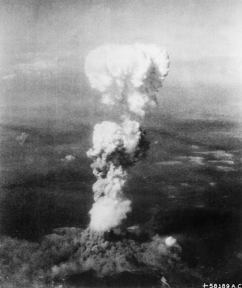 800px-At_the_time_this_photo_was_made,_smoke_billowed_20,000_feet_above_Hiroshima_while_smoke_from_the_burst_of_the_first_atom_-_NARA_-_542192